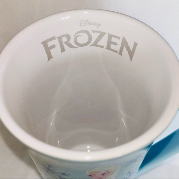 Disney Store Mug Elsa Frozen Snowflakes - Picture 3 of 4